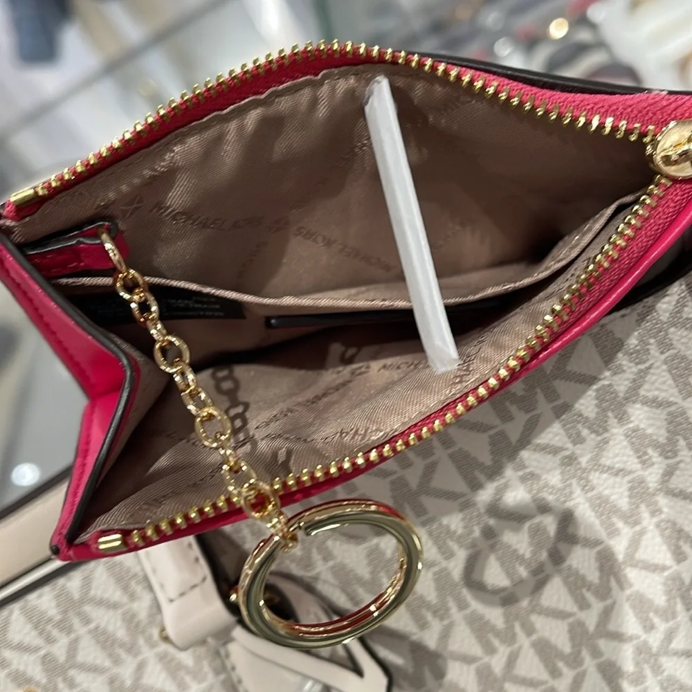 MICHAEL KORS
Jet Set Travel Small Top Zip Coin Pouch With ID 
Electric Pink 
NWT - Picture 11 of 16